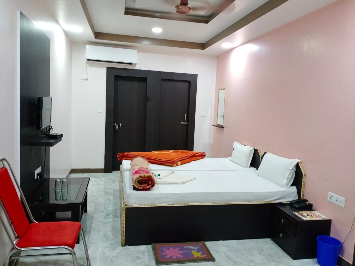 Hotel Sunaina International Gaya Εξωτερικό φωτογραφία